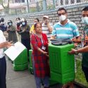 पोखरा १० मा बायो ग्याँस प्लान्ट र मल बनाउने ड्रम बितरण