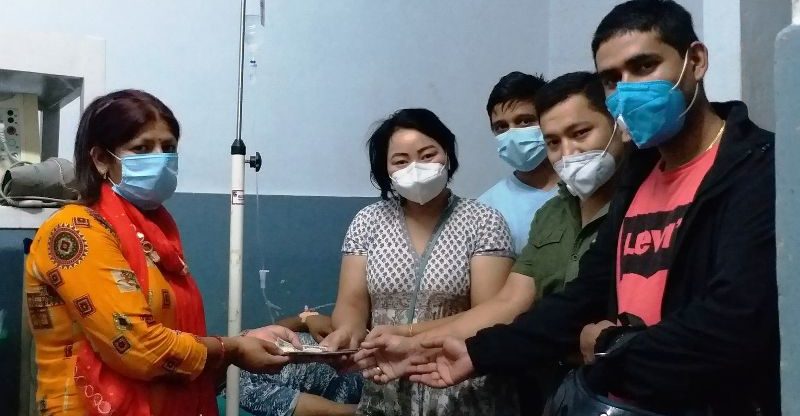दुर्घटनामा परेका सदस्यलाई युथ कम्युनिटी क्लबको सहयोग