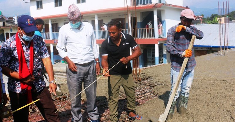 निमार्णाधिन विद्यालय भवनको अनुगमन