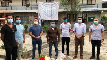 सहयोग सामग्री लिएर युवाहरु पोखरा बृद्धाश्रममा