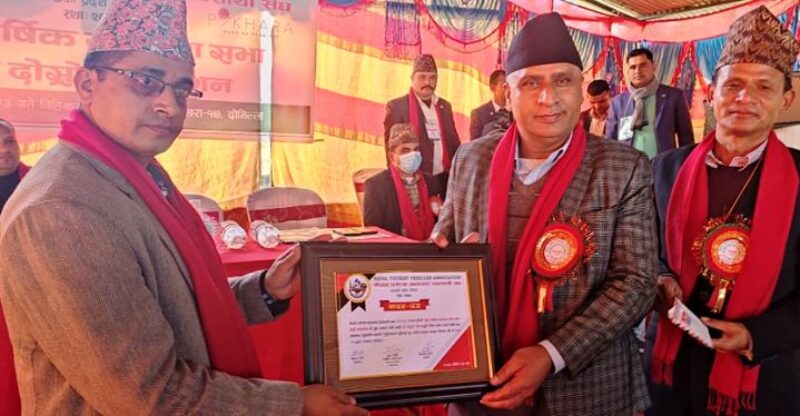पर्यटनसंग कृषि जोडेर मात्र प्रदेशको समृद्धि सम्भव छः मन्त्री बराल, पत्रकार पौडेल सम्मानित