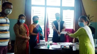 व्यवशाय खुलाउनुपर्ने माग सहित पोखराका सौन्दर्य व्यवशायीको धर्ना