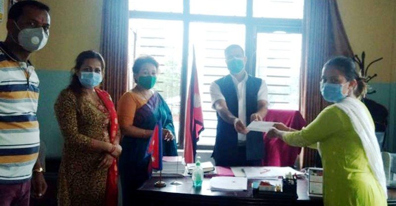 व्यवशाय खुलाउनुपर्ने माग सहित पोखराका सौन्दर्य व्यवशायीको धर्ना