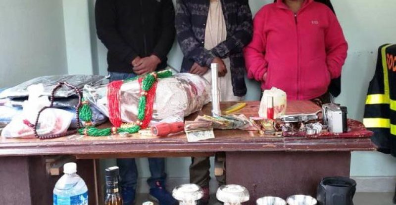पोखरामा चोरीका सामान सहित तीन पक्राउ