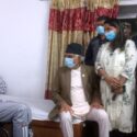 पोखराका मेयर जिसीको स्वास्थ्य अवस्थाबारे जानकारी लिन मुख्यमन्त्री पोखरेल घरमा