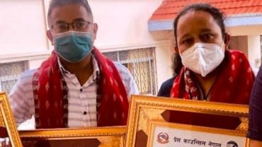 पोखराका दुई पत्रकारलाई प्रेस काउन्सिलबाट पुरस्कृत