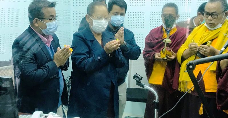 पोखराबाट एभरेस्ट एफएम ९३ मेगाहर्जले प्रशारण आरम्भ