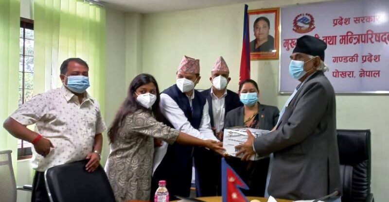 गण्डकी सरकारलाई ८५ लाखको स्वास्थ्य सामग्री