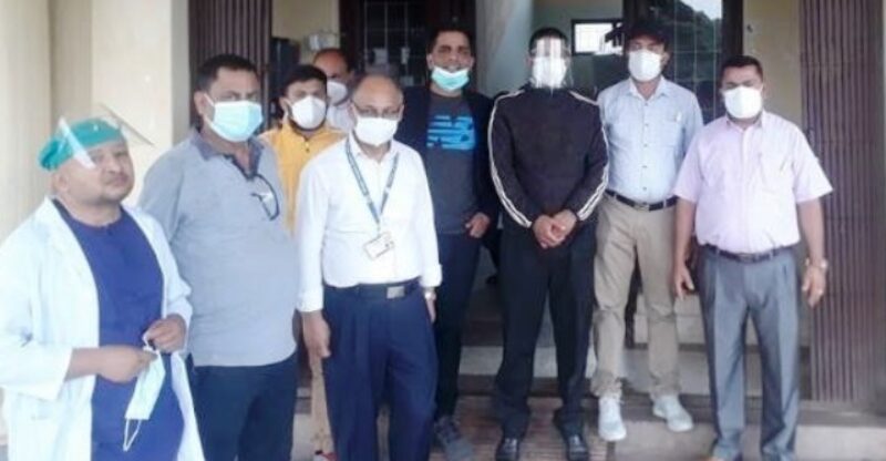 आर्थिक अभावमा रहेको कोरोना संक्रमित परिवारलाई काँग्रेसको सहयोग