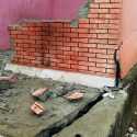 पोखराको सेती नदि किनारमा धाँजा फाँट्यो, २ घर भत्कियो