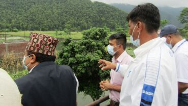 पोखरा ३२ कालिकानगर डुबानमा, निकासका लागि प्रदेश सांसद कोइरालाको पहल