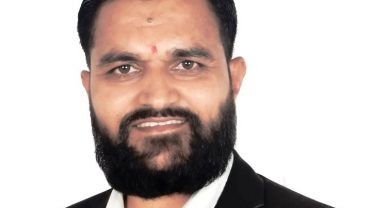 कमल पौडेल अथक