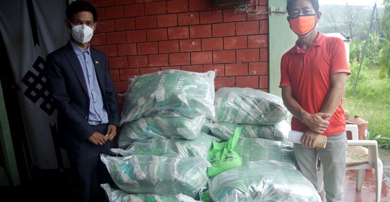 मुस्ताङ क्याम्प र तिव्वेतियन क्याम्पमा खाद्यान्न सामाग्री वितरण