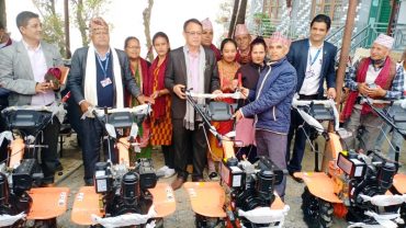 पोखरामा किसानलाई हाते ट्रयाक्टर वितरण