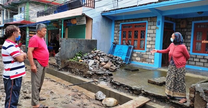 पोखराको नदीपुरमा बर्षादको कारण घर चर्कीए