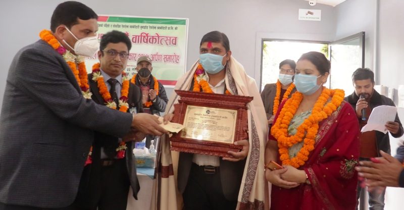 प्रदीपलाई युआरएल पत्रकारिता पुरस्कार