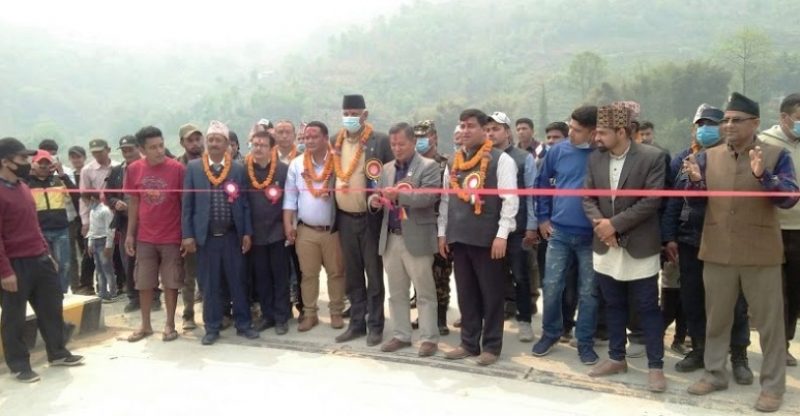 मुख्यमन्त्री गुरुङद्वारा फुर्सेखोला चिसापानी मोटरेबल पुल उद्घाटन