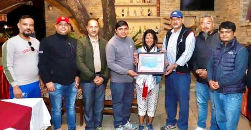 अन्नपूर्ण प्रथम आरोहणमा रेर्कड राख्ने पूर्णिमालाई फोटो पत्रकारको सम्मान