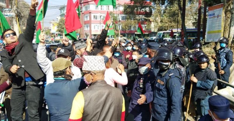 पोखरामा प्रधानमन्त्री ओलीको पुत्लादहन