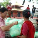 पोखरा १४ का सुकुम्बासी बस्तीमा पाल ऐ हाम नामग्याल गुम्बा स्कुलद्धारा खाद्यान्न सामग्री वितरण