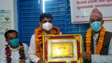 काँग्रेसद्वारा डा. पौडेल सम्मानित