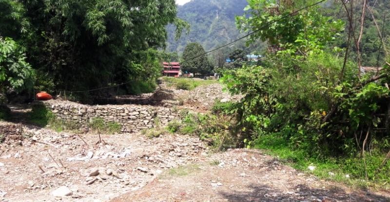 पोखरा सराङकोट (सेदी) का स्थानियद्धारा बस्ती सहित फेवाताल बचाउन सांसद बराल समक्ष माग