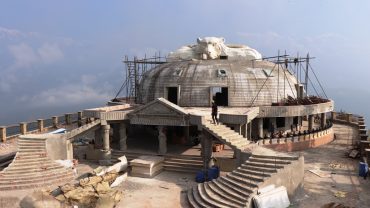 पोखरामा विशाल महादेबको मुत्तिको काम धमाधम
